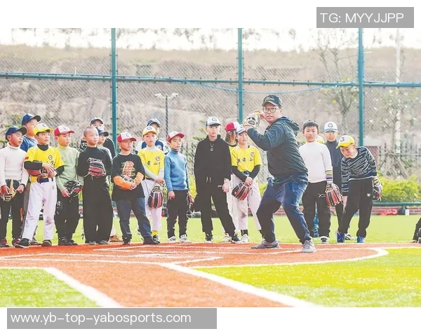 人生如戏澳波短暂执教之路从夺冠到下课再到解雇的悲喜交加